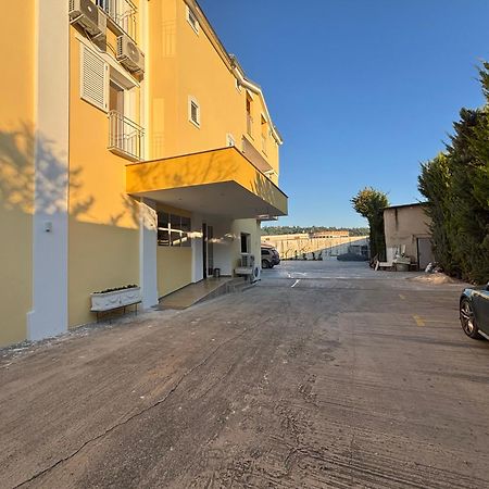 Hotel Restorant Halal Il Tramonto. Vorë Εξωτερικό φωτογραφία