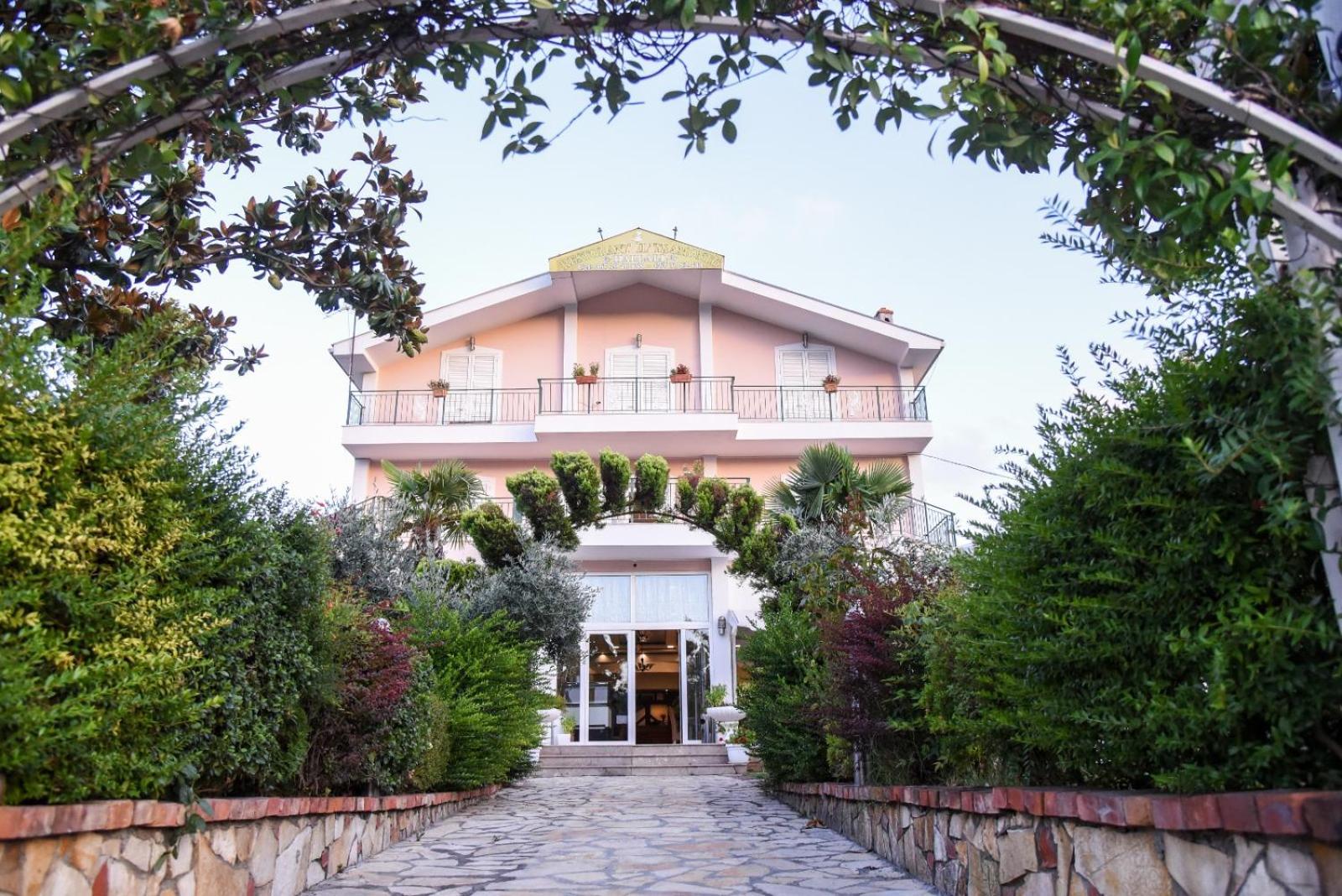Hotel Restorant Halal Il Tramonto. Vorë Εξωτερικό φωτογραφία