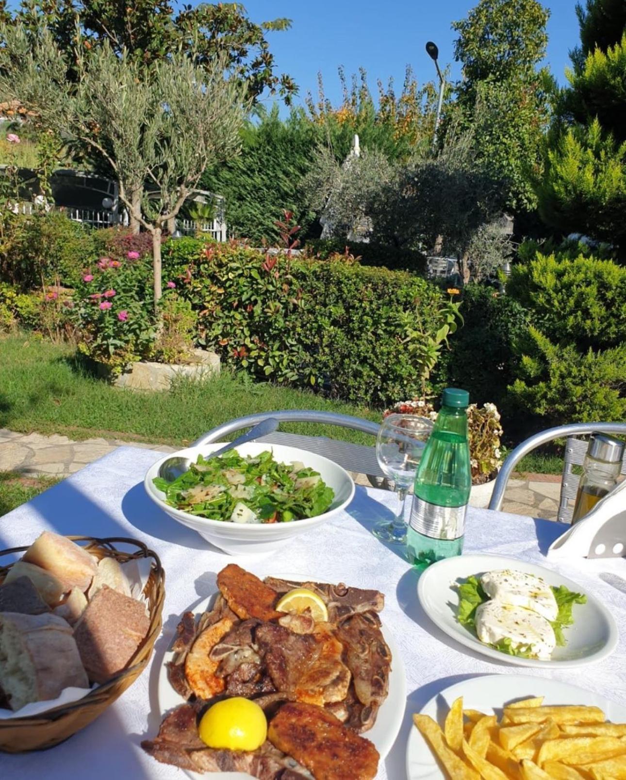 Hotel Restorant Halal Il Tramonto. Vorë Εξωτερικό φωτογραφία